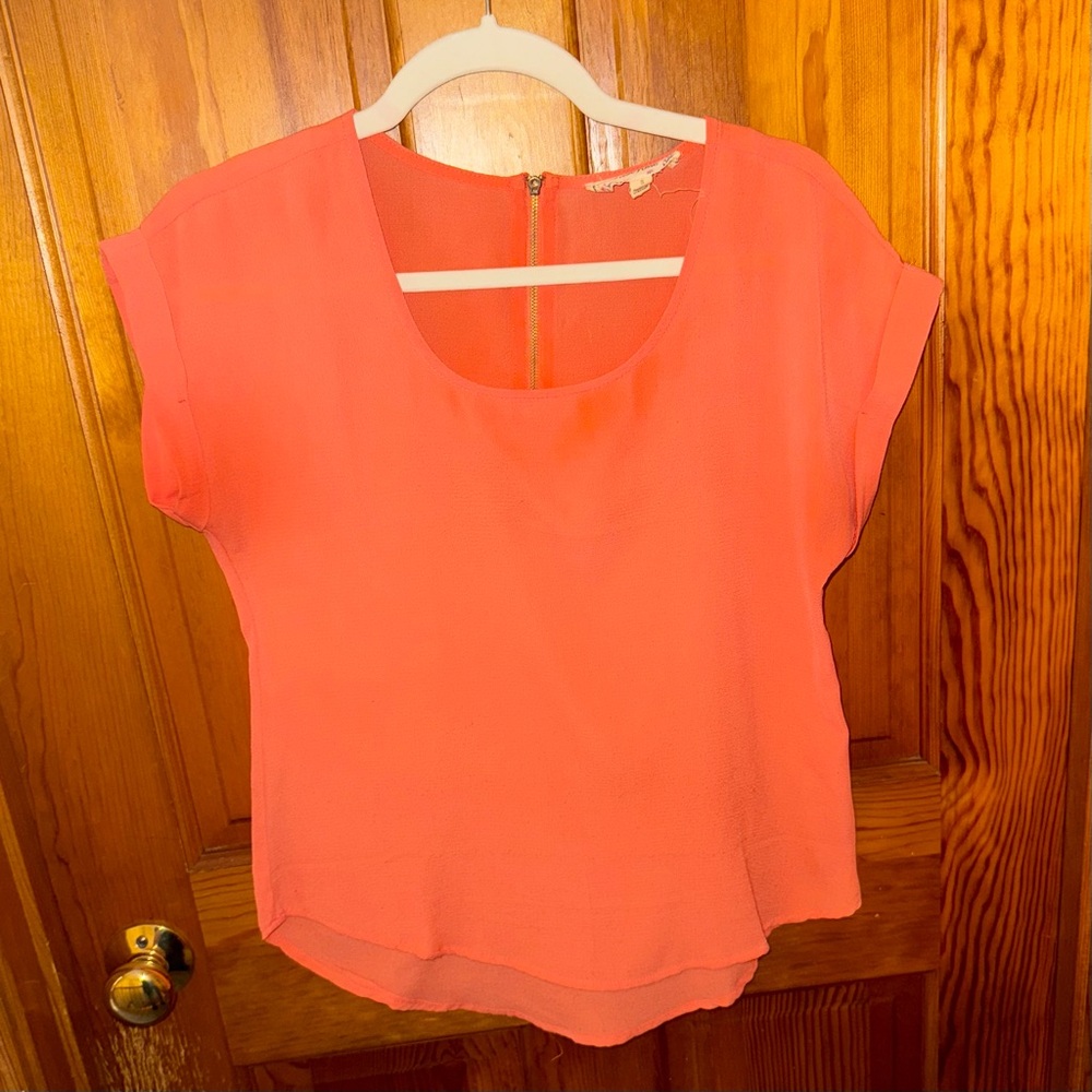 5/$25 🎆 EUC Pink Rose Coral Short Sleeve Work Top, Size Small